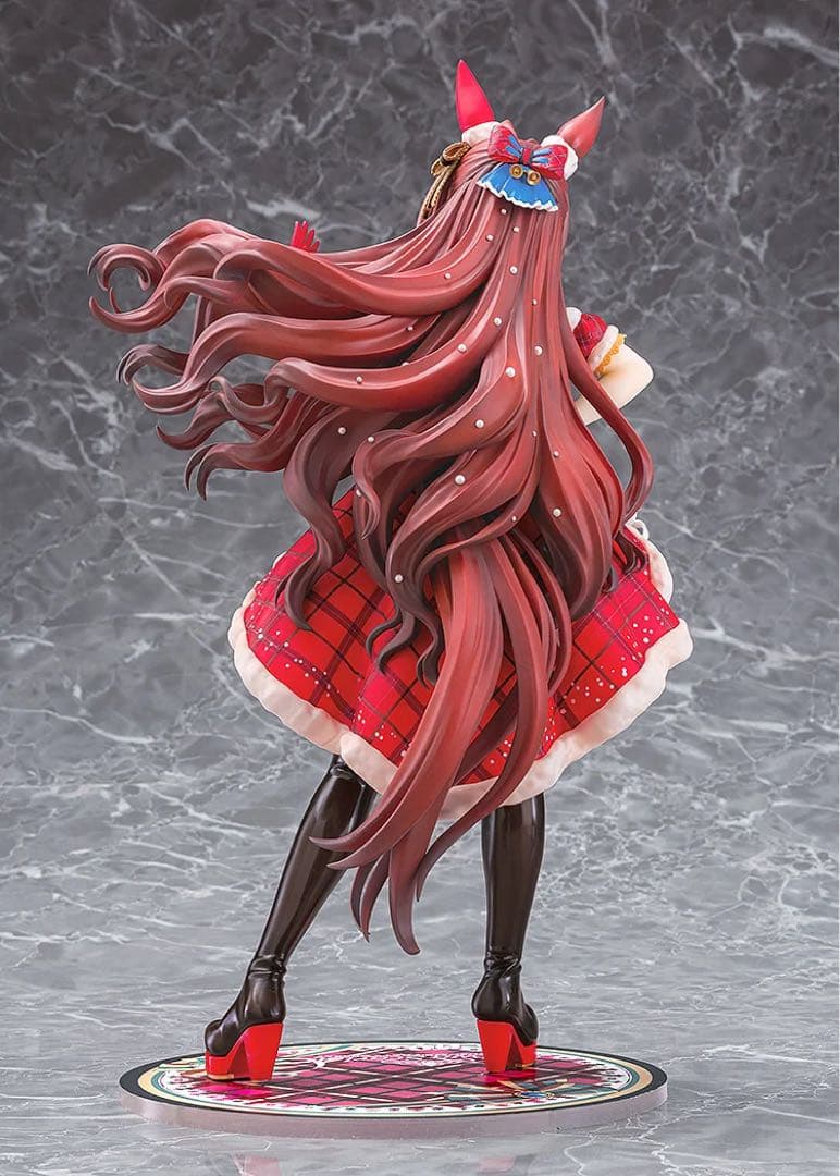 ウマ娘　ダイワスカーレット　フィギュア