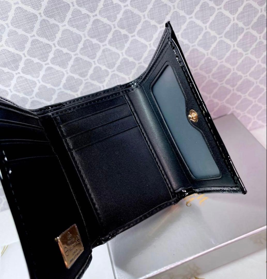 【大人気♡ショッパー付】新品 Vivienne Westwoodエナメルブラック