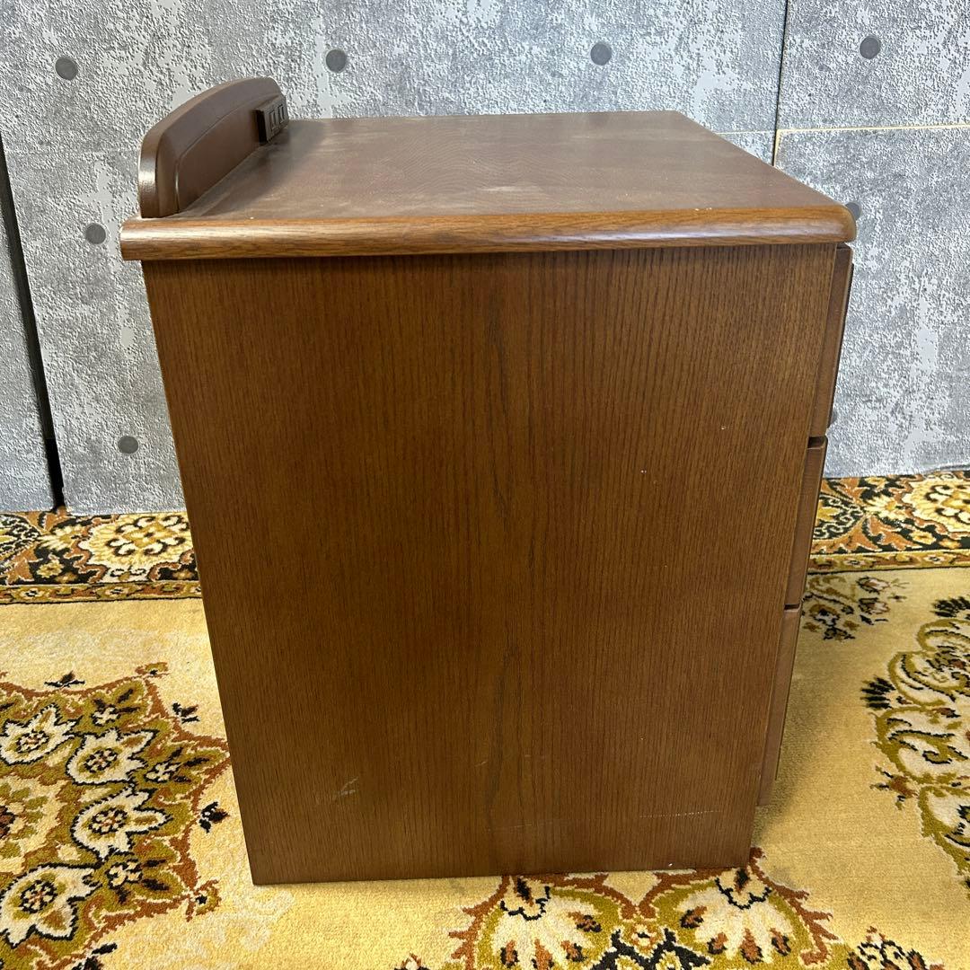 ꧁カリモク家具 karimoku꧂コンセント付ナイトテーブル サイド ロー 収納