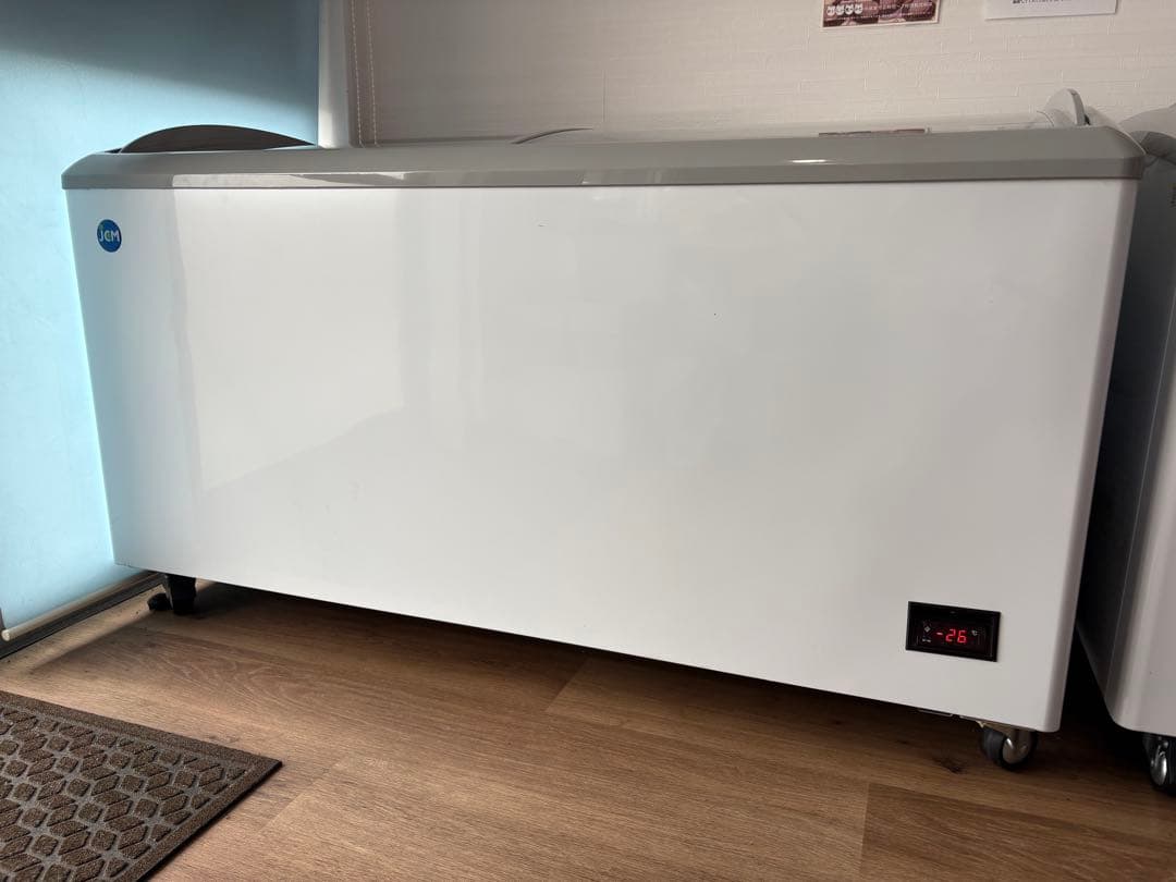 業務用大型冷凍庫　jcmcs-330L LED付き