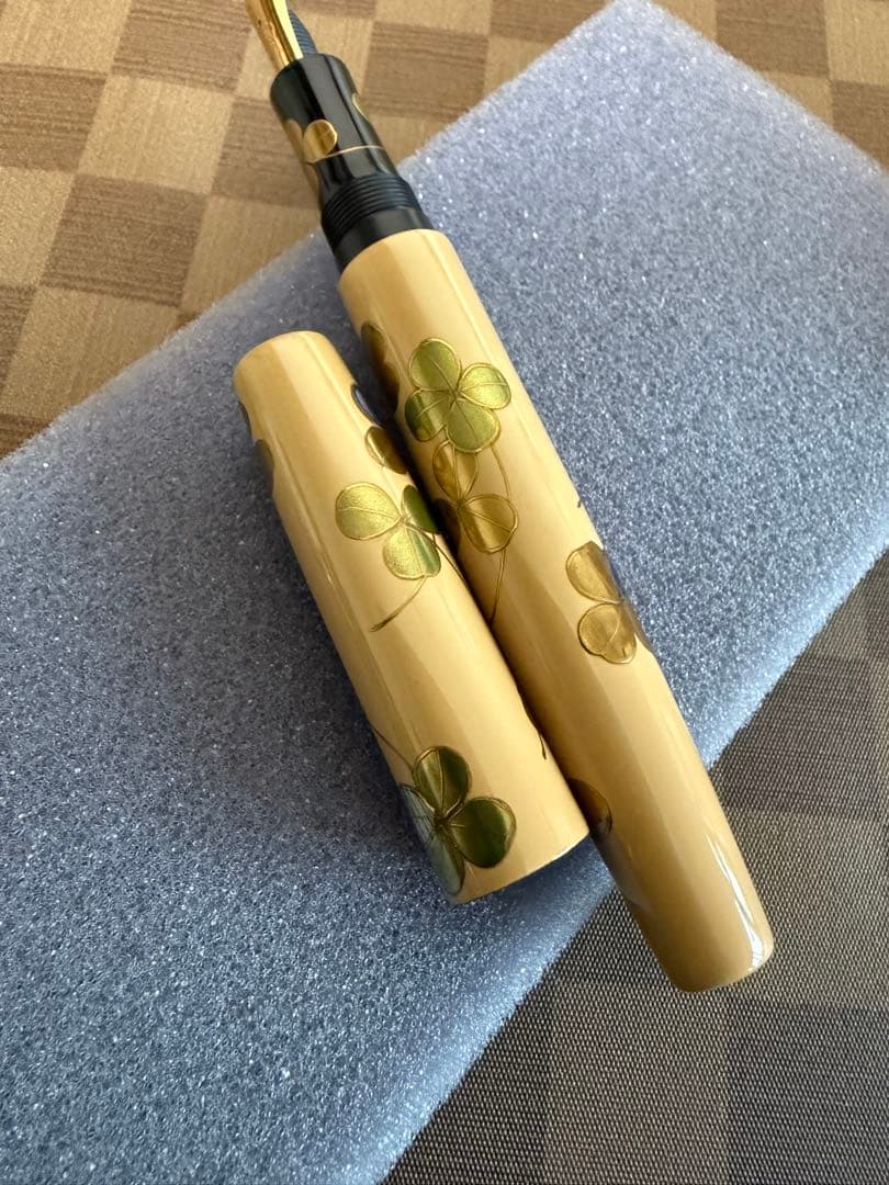 輪島屋善仁蒔絵、螺鈿、白漆万年筆、クローバー