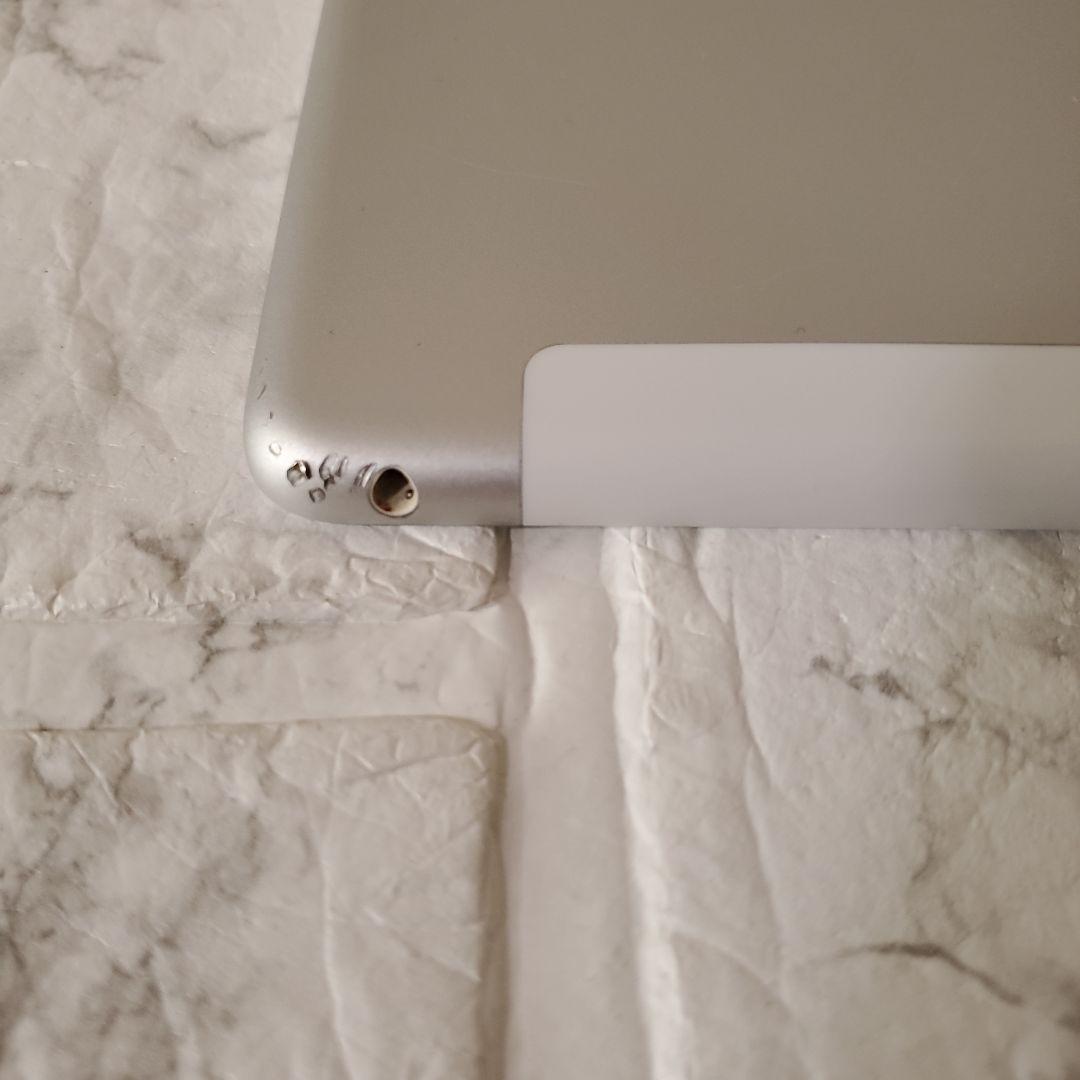236 iPad 7世代 128GB SIMフリー シルバー