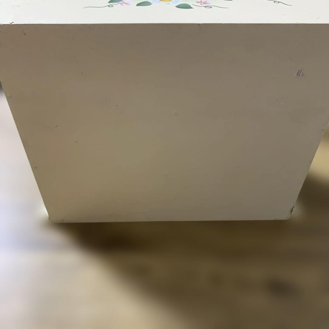 アンティークレトロ★マーガレット☆ペイントデザイン★ミニチェスト。インテリア