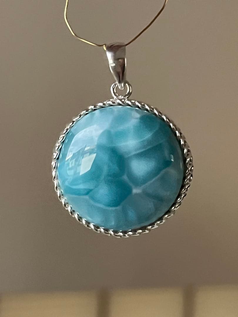 天然石☆高品質！ラリマーまる型ペンダントップ☆ワク付き☆濃いブルー＆模様美しい