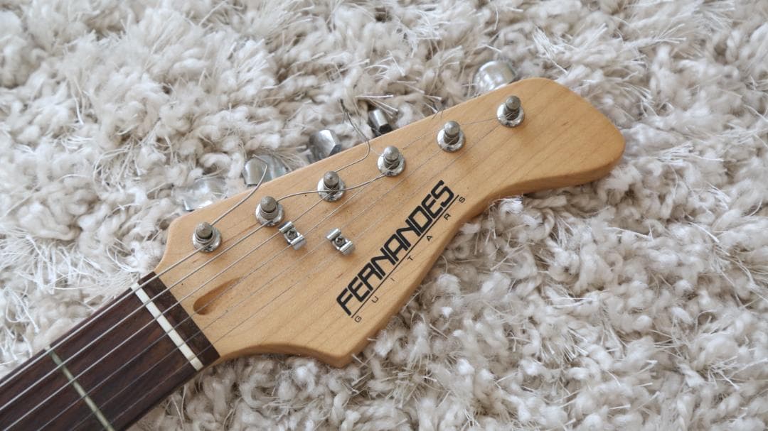 FERNANDES FG series ストラトタイプ　HSS サンバースト