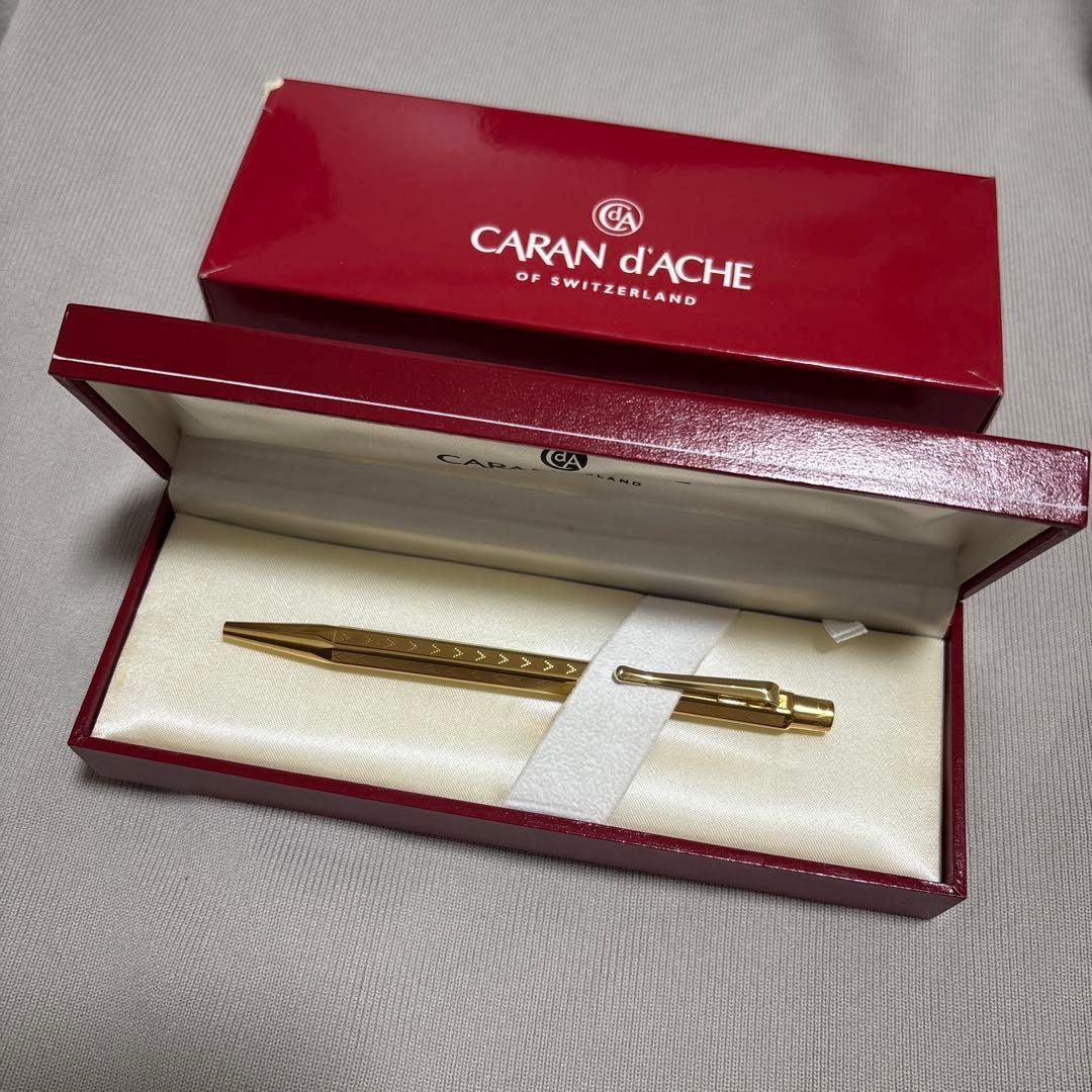 CARAN d'ACHE ゴールド ボールペン 本体