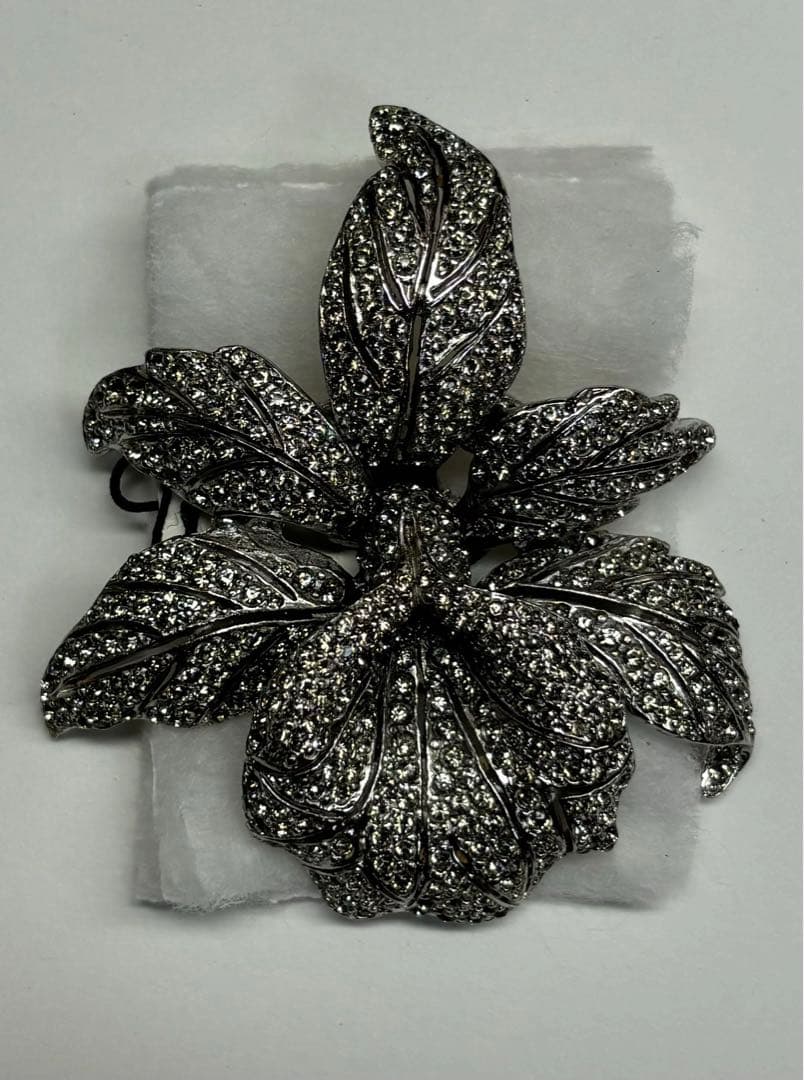 Ciner シルバーオーキッドブローチ