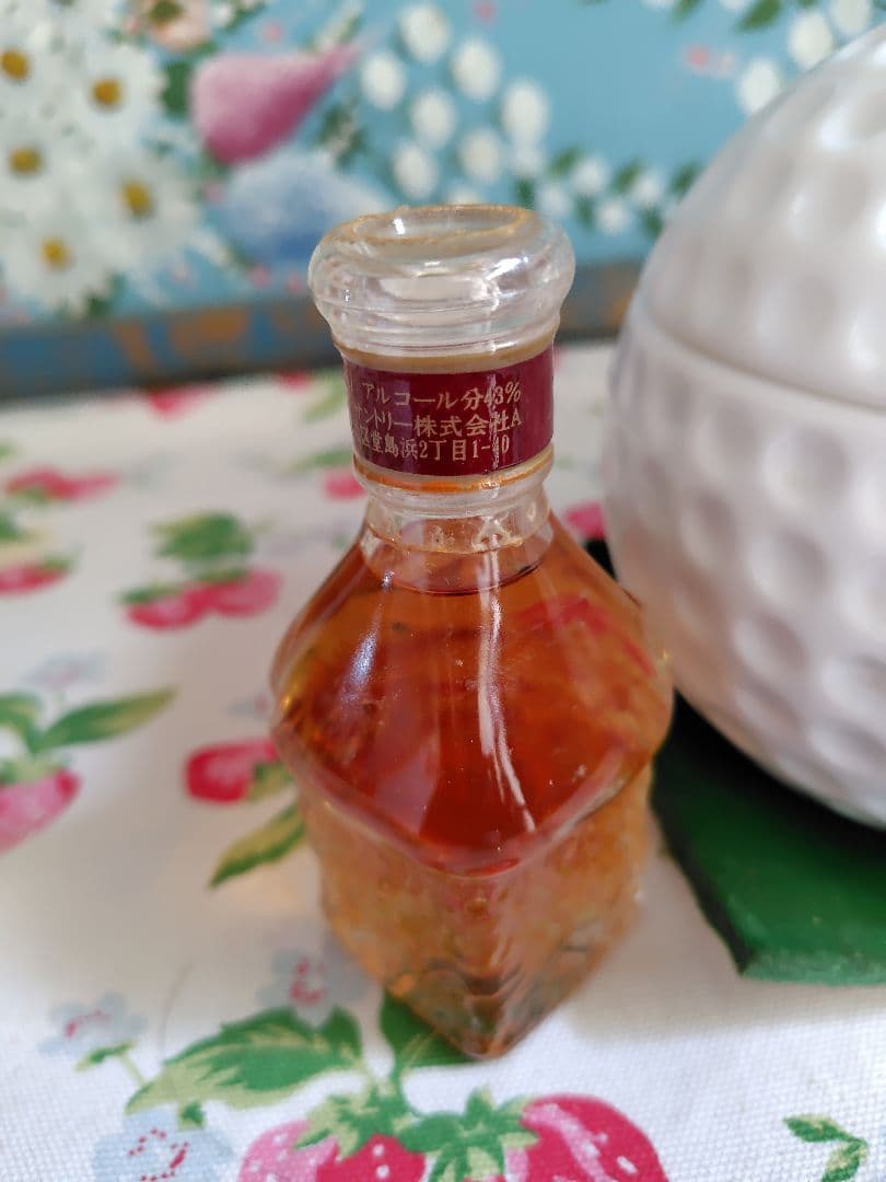 ニッカウヰスキー ゴルフボールボトル サントリー　ウイスキー ミニボトル