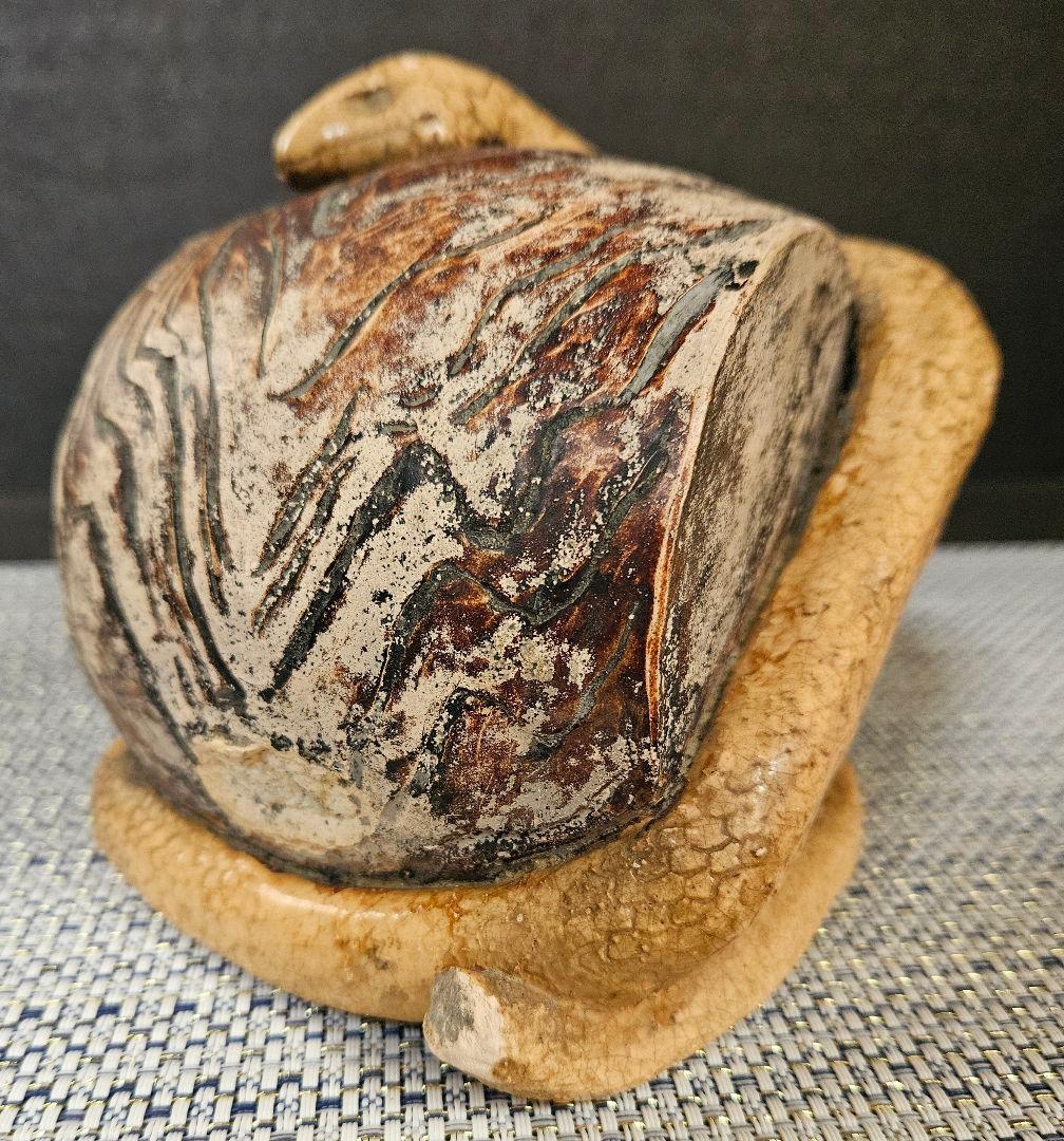 明治時代頃　陶製　打出の小槌に蛇　陽刻浮彫　三宝珠文様　置物　オブジェ　縁起物