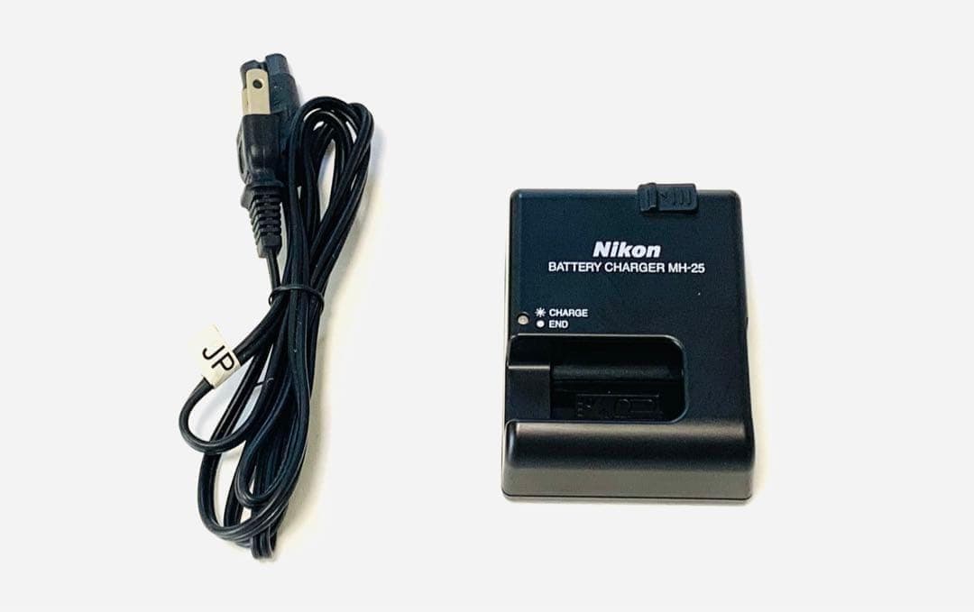 ☆撮影数220回以下☆Nikon D7200ボディMB-D15マルチパックセット