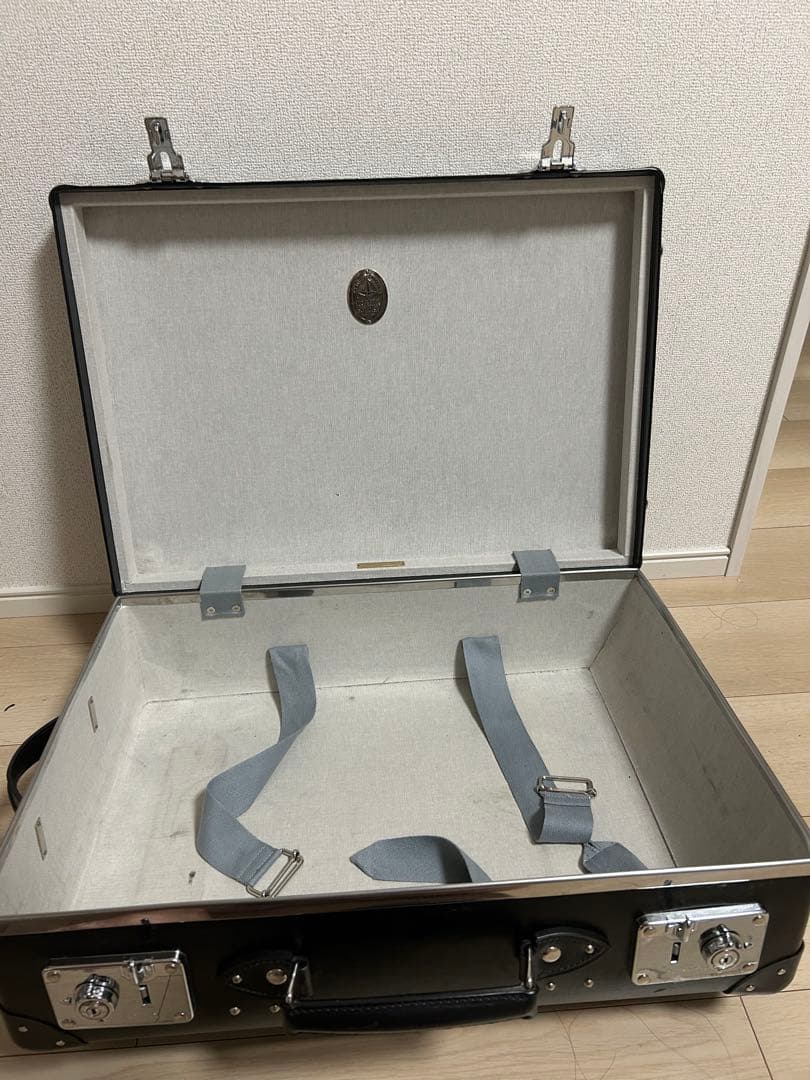 グローブトロッター　キャリーケース　ブラック