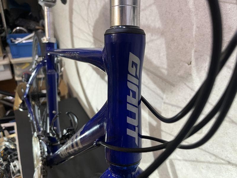 GIANT ESCAPE R3 クロスバイク sizeS　ブルーカラー