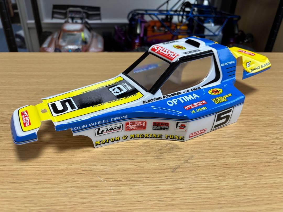 R*M様 KYOSHO OPTIMA ボディ　新品