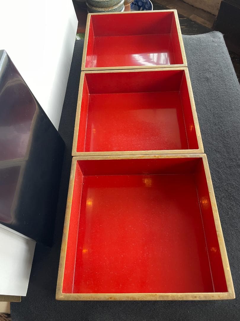 天然木 溜無地 五段重 蓋二枚 内朱塗 重箱 木箱入 木製 漆器 漆芸 骨董