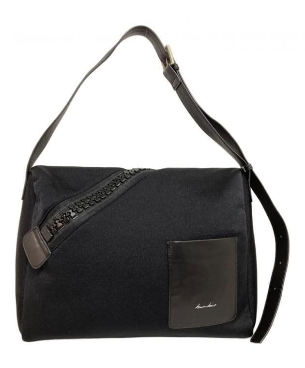 【サンタ】カワカワ ビッグファスナー ショルダーバッグ ナイロン