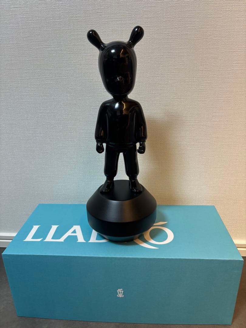 一日限定値下げ！【箱付き】The White Guest 小 LLADRO 黒
