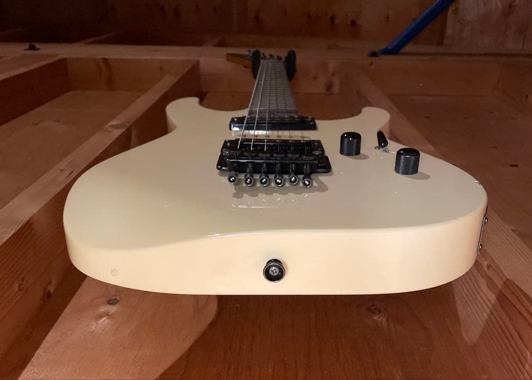 【ケース付き】Kramer クレイマー エレキギター バナナヘッド