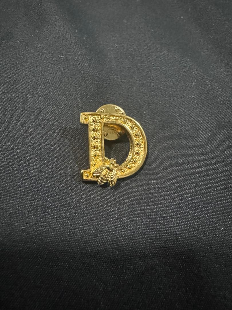 ✨クリスチャン　ディオール　ピンブローチ　蜂　ビー　Dロゴ　ゴールド　刻印