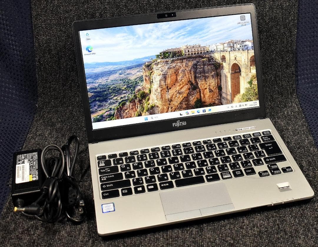 LIFEBOOK S937/T Core i5 7300 SSD Win11 ①