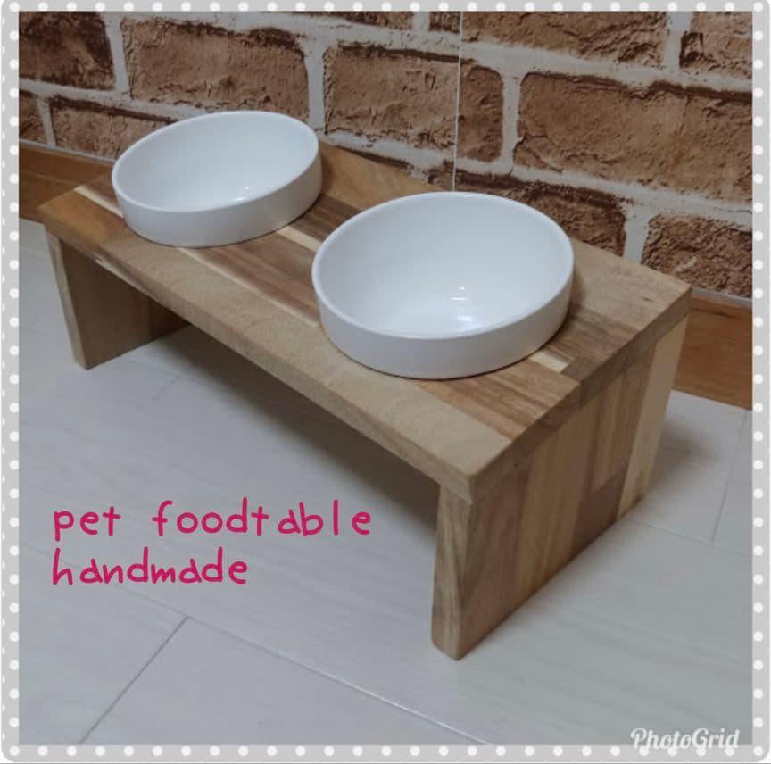 ぼたもち(ぜひプロフご覧ください^ ^)ペット食器　木製　食器付き