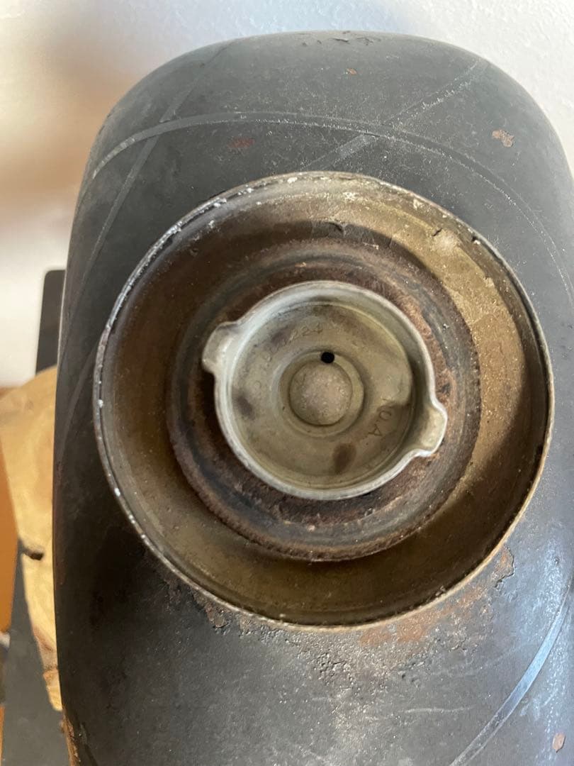 汎用.流線型　ナロータンク　ピーナッツタンク　リブ　付き