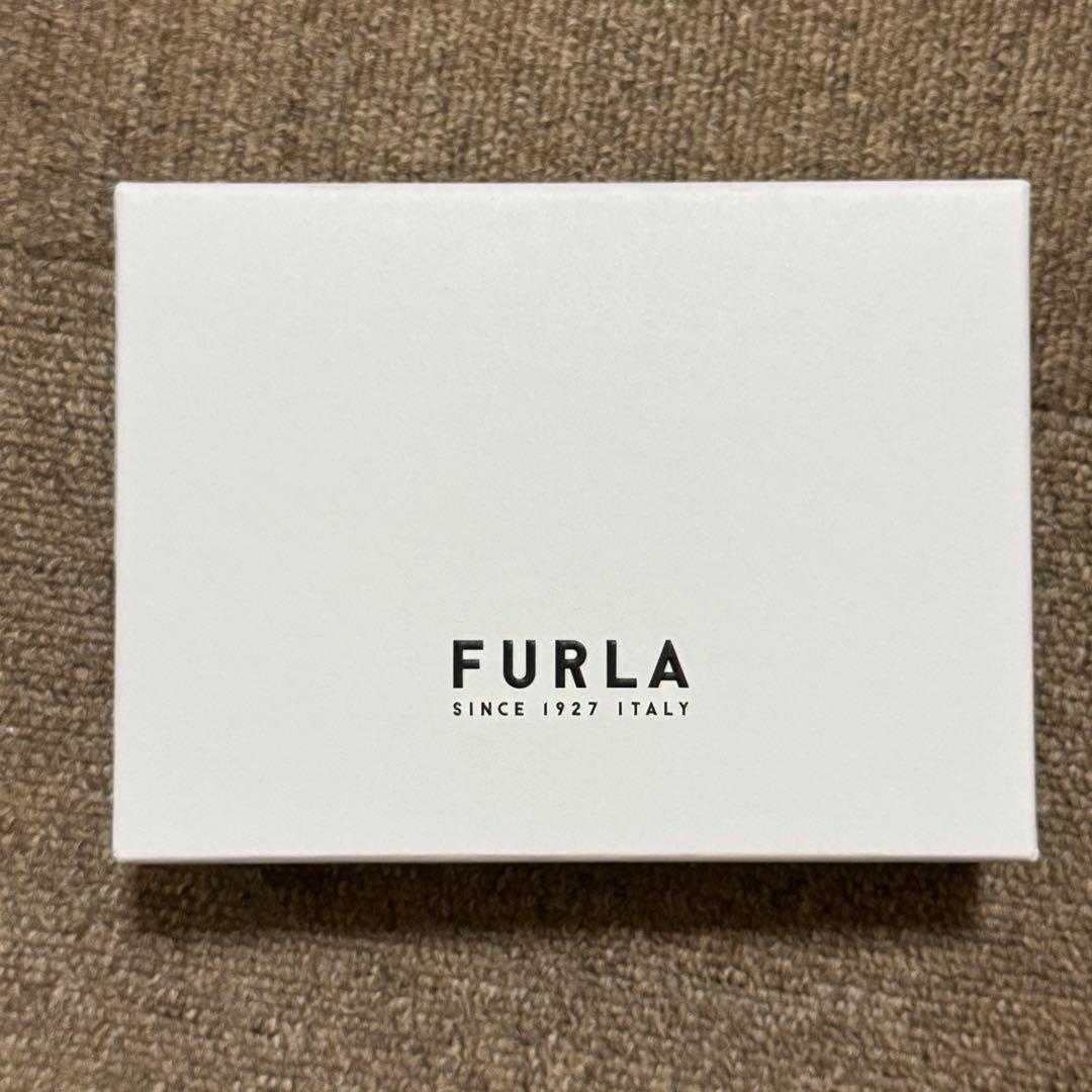 【美品】FURLA フルラ　二つ折り財布　ベージュ　週1回半年使用　即購入OK！