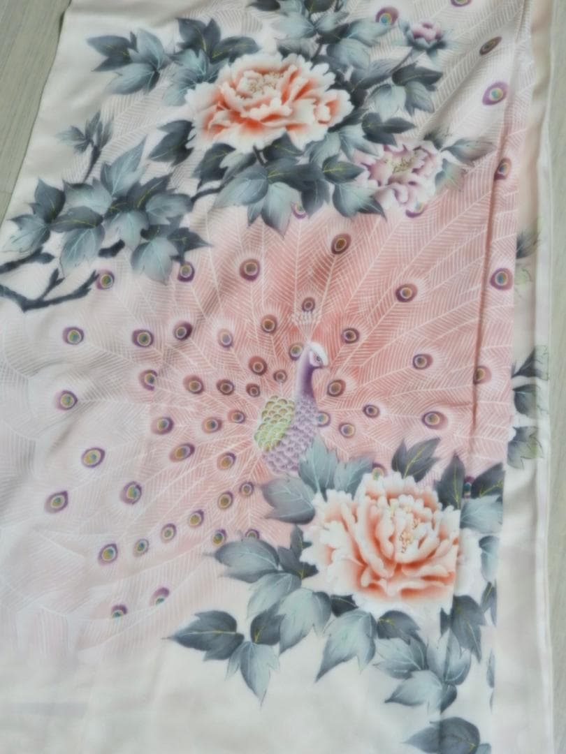 お値下げします！【仮縫い・未仕立て】振袖 正絹 白地 孔雀と牡丹柄 レトロモダン