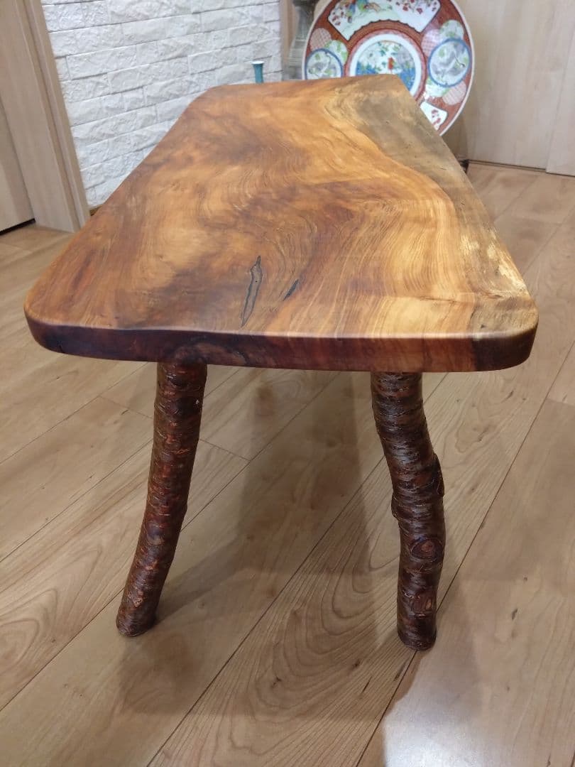 栃（とち）のベンチ80　ローテーブルにも❕栃の杢目が綺麗ですよ❕脚は桜の硬い枝