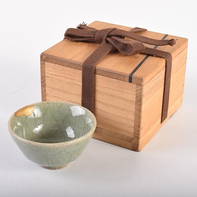 中国　南宋　哥窯　金糸鉄線　刻蓮弁文　盃　金継直し　時代箱付　V　R7717