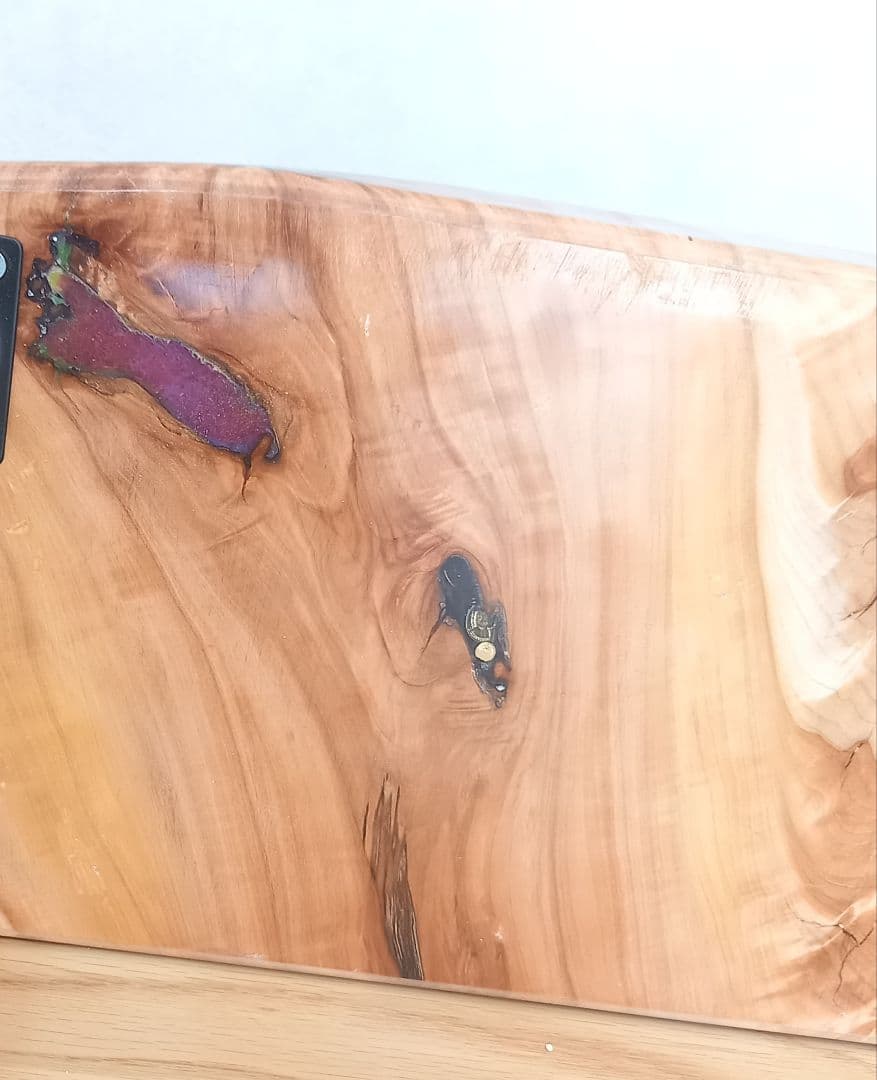 リビングローテーブル　無垢材　栃　レジン　ハンドメイド