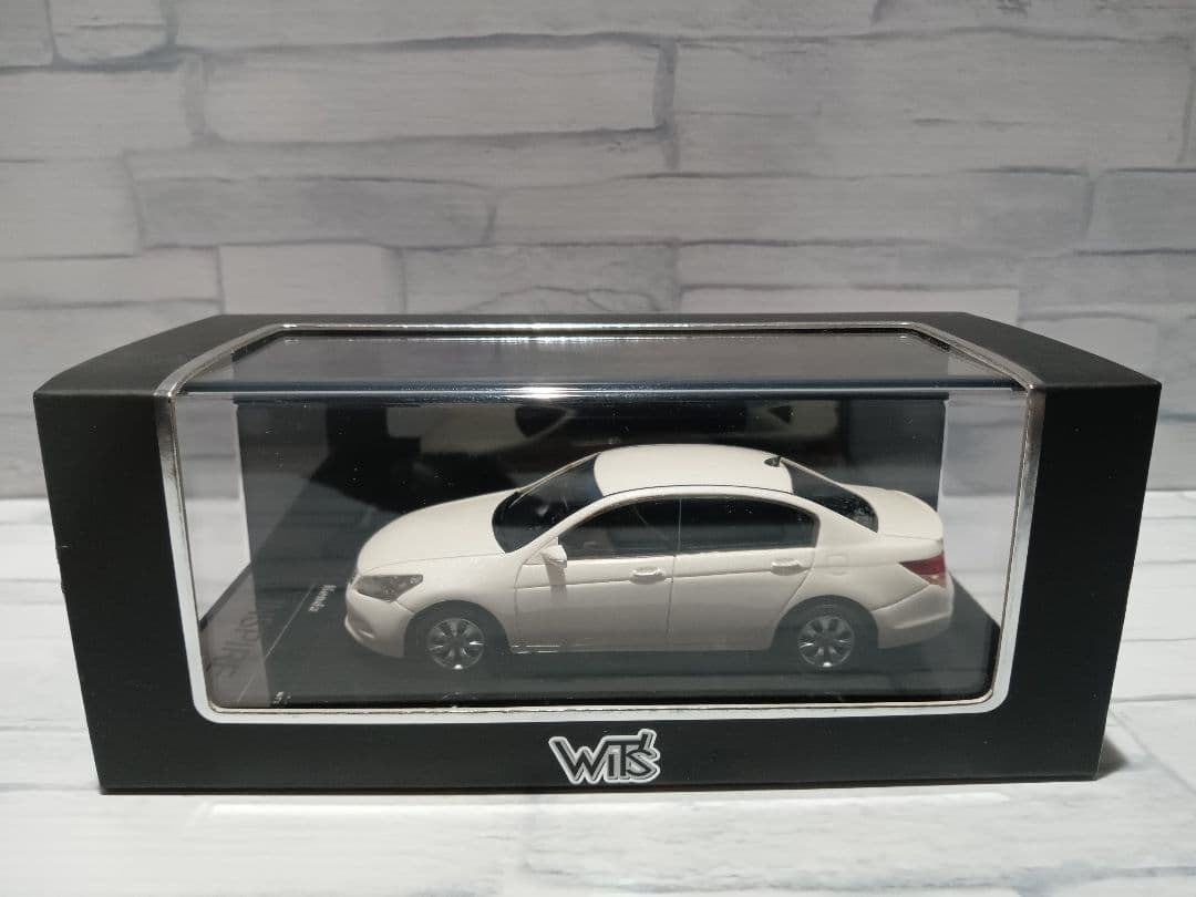 1/43 ホンダ　インスパイア　ミニカー　プレミアムホワイトパール