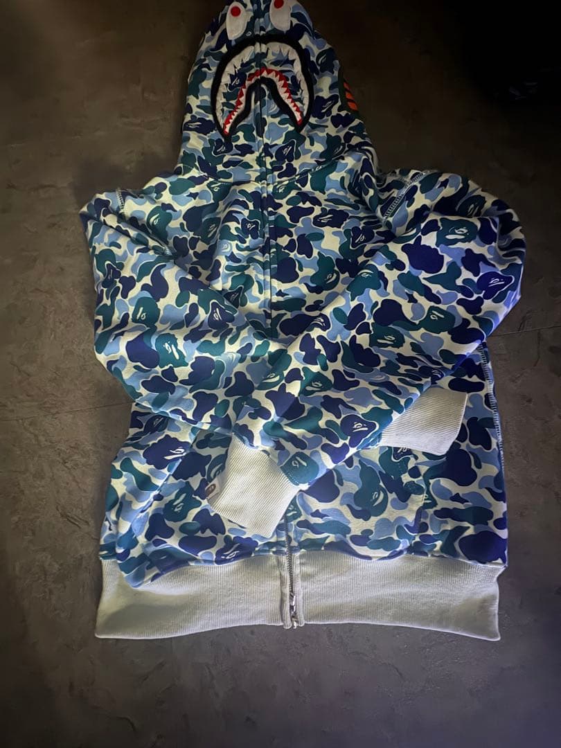 A Bathing Ape シャークパーカー M