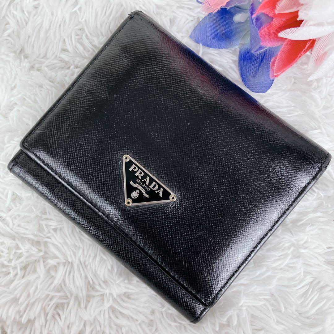 プラダ 折り財布 サフィアーノレザー 三角ロゴ 三角プレート 黒