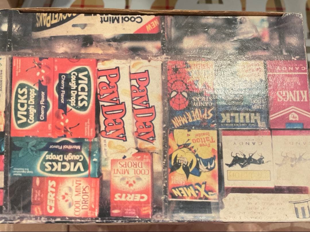 supreme カマチョフィギュア