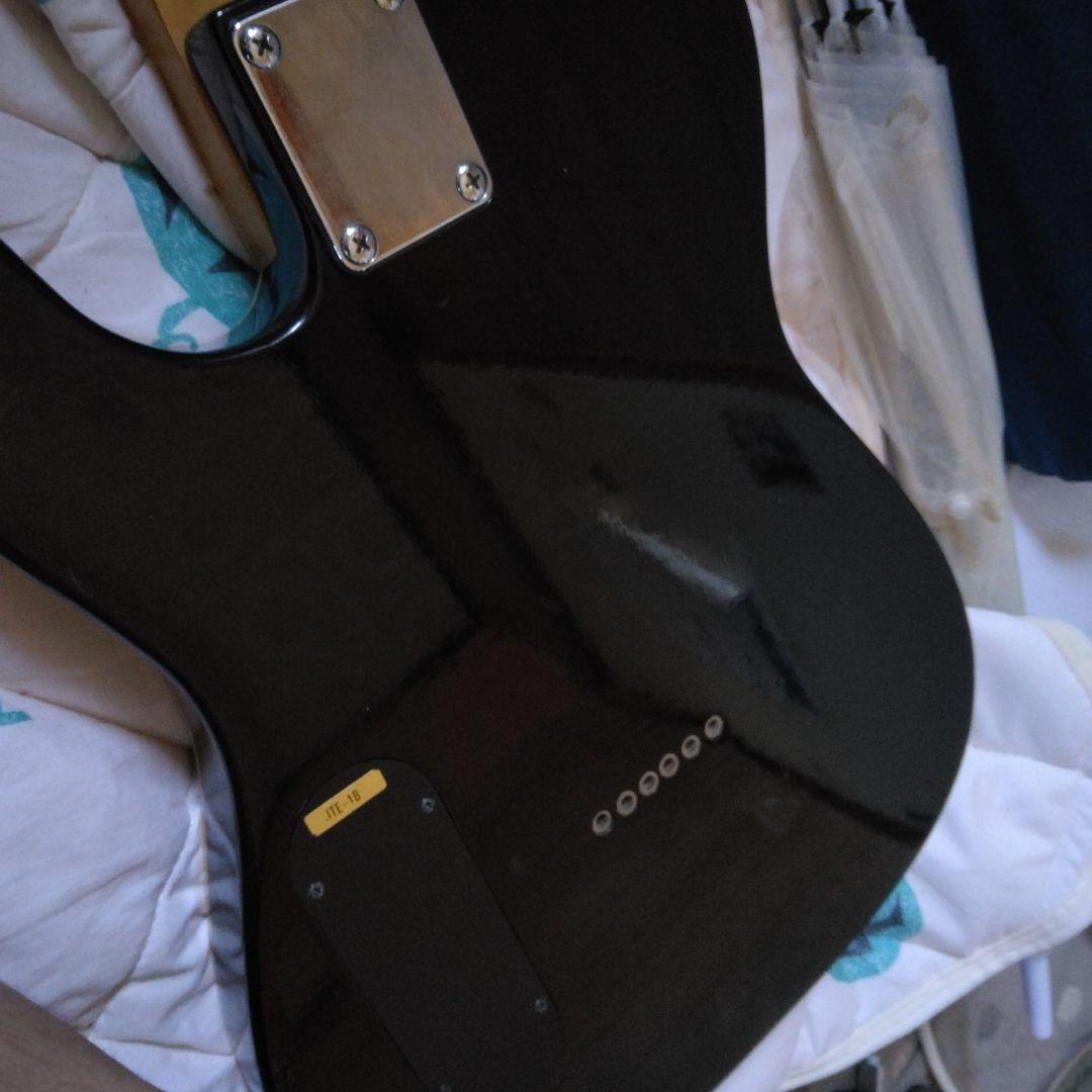 黒いテレキャスタータイプエレキギター