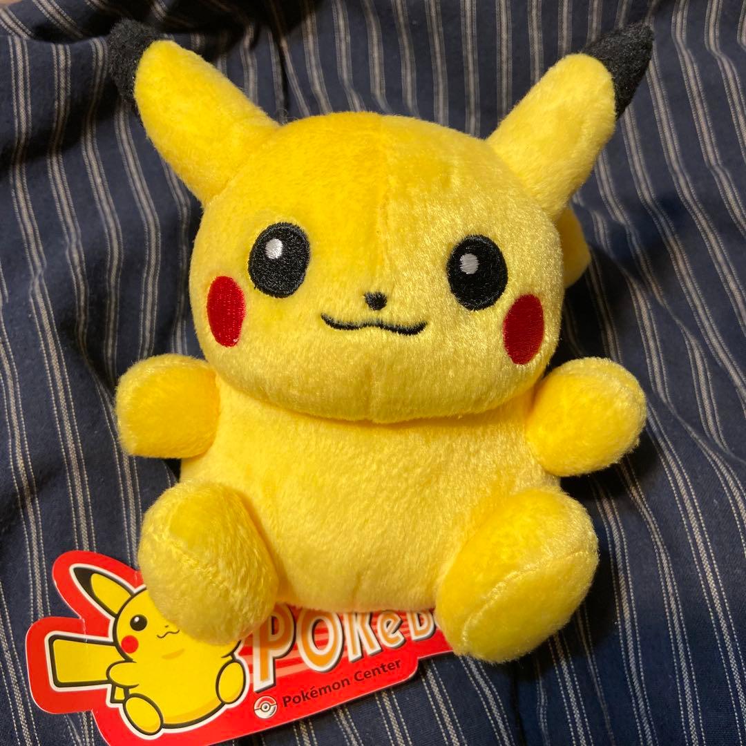 ポケモンセンター限定　ポケドール　ピカチュウぬいぐるみ