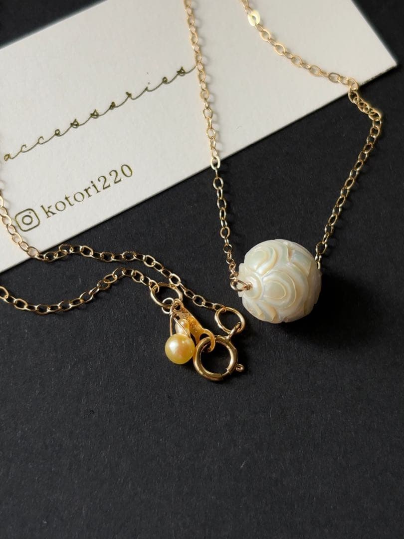 白蝶真珠のカービングネックレス R6389
