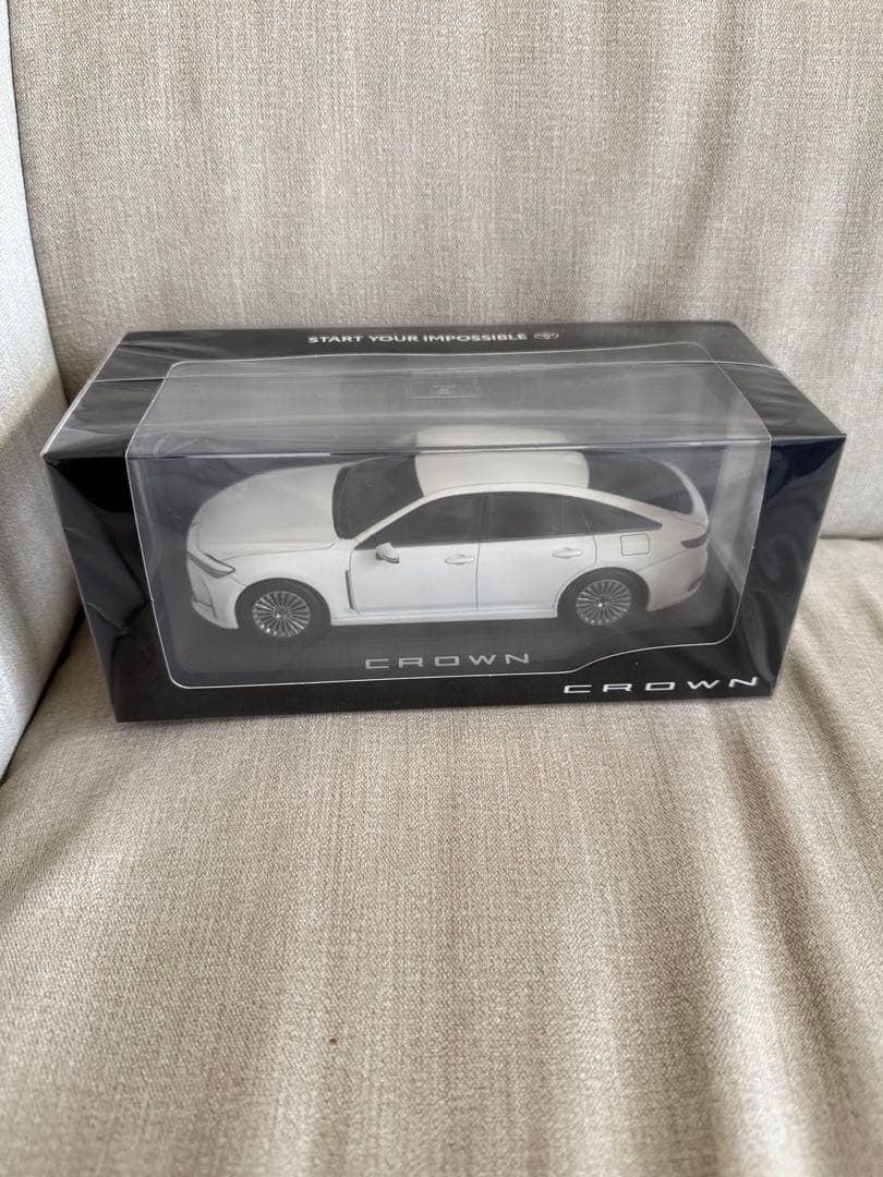 トヨタ　クラウン　非売品ミニカー