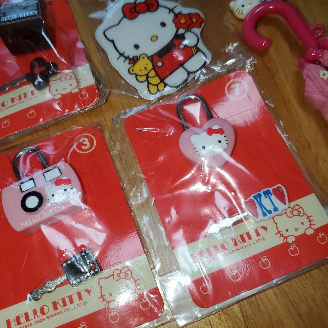 平成レトロ　平成女児　サンリオ　キティ　ノベルティ缶バッジ　キーホルダー　セット