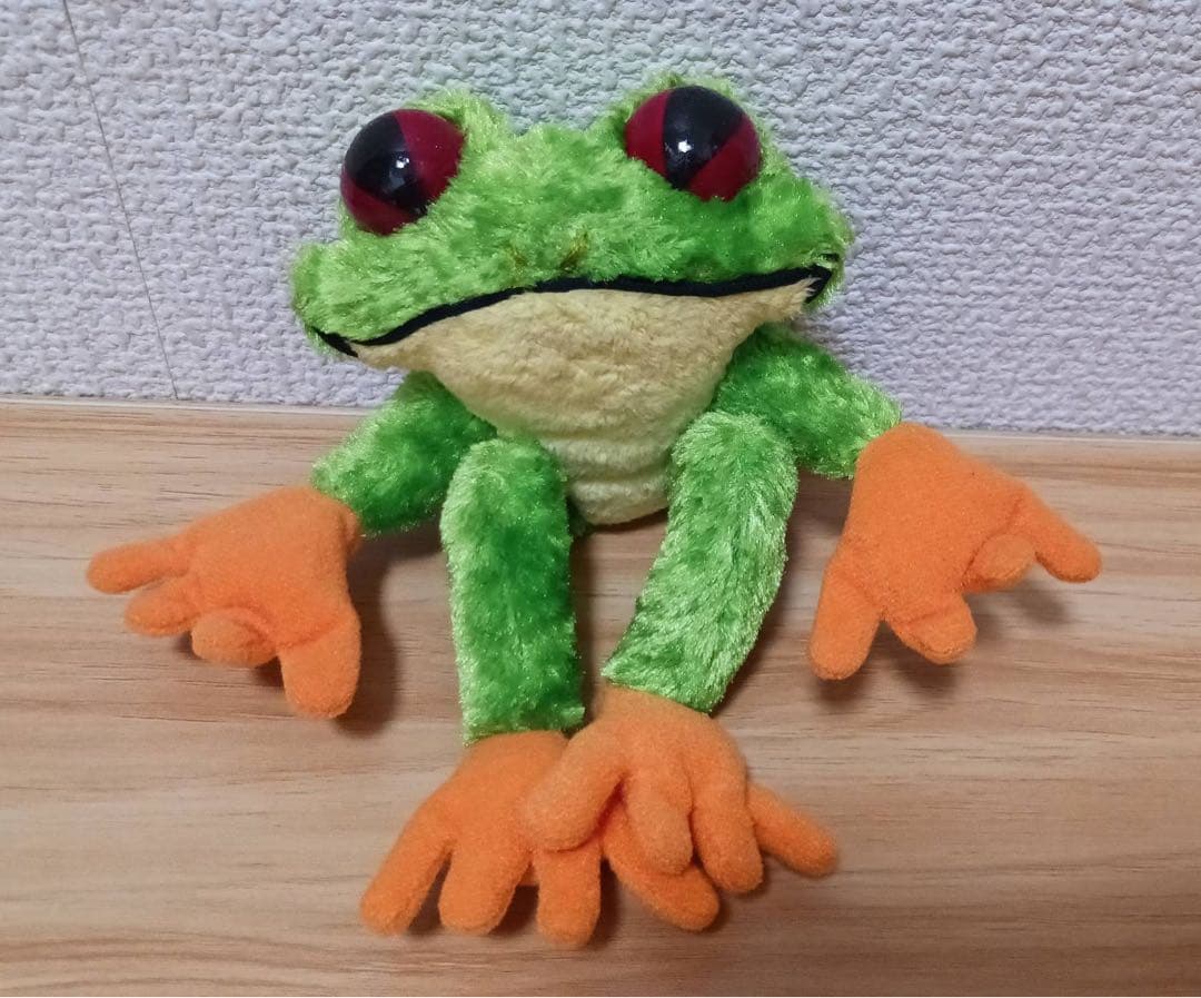 レインフォレスト カエルのぬいぐるみ 2点セット 新品と中古品