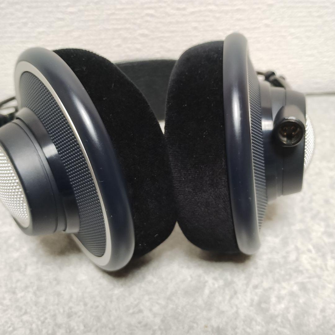 AKG K702です。