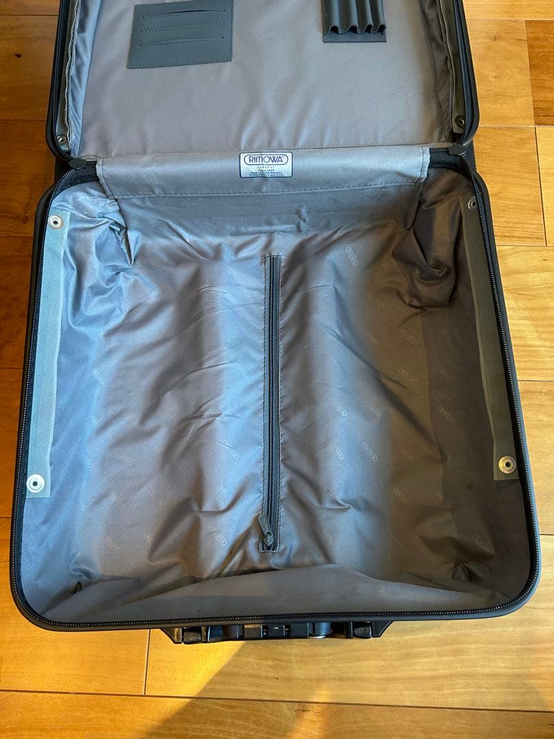 リモワ サルサ ビジネス トローリー 23L 機内持ち込み可