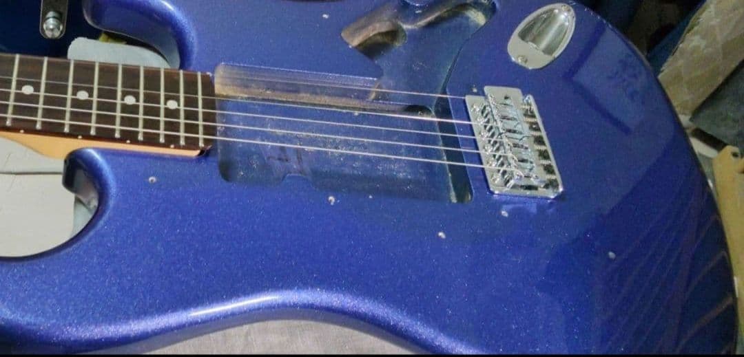 ストラトキャスター　タイプ　メイビス　Mavis