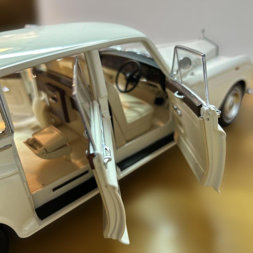 京商1/18ロールスロイスファントム