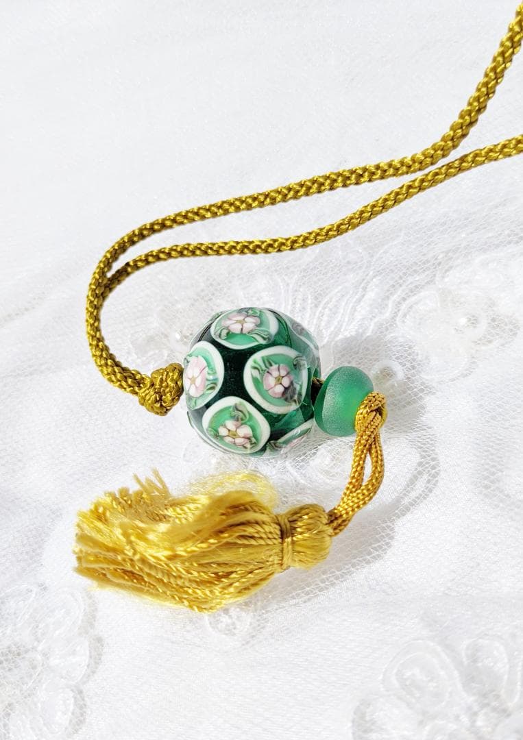 吉田正子トンボ玉（貳拾壹）　「江戸組み紐」ネックレス　ガラス玉に込めた日本画