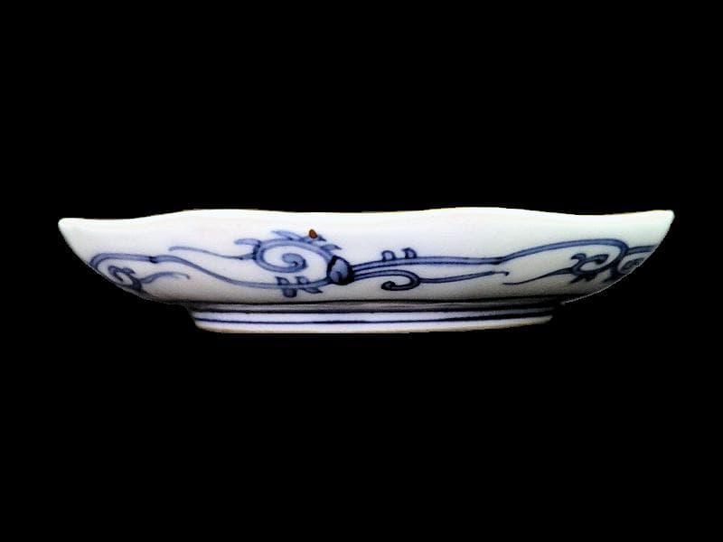 大聖寺伊万里　金襴　金唐草に青海波の図　描分八角６寸皿　２枚　079AS-CQe