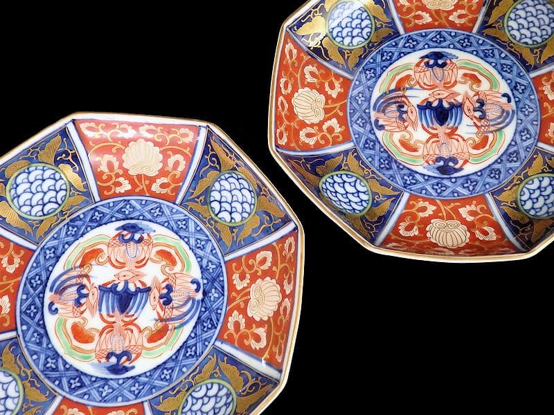 大聖寺伊万里　金襴　金唐草に青海波の図　描分八角６寸皿　２枚　079AS-CQe