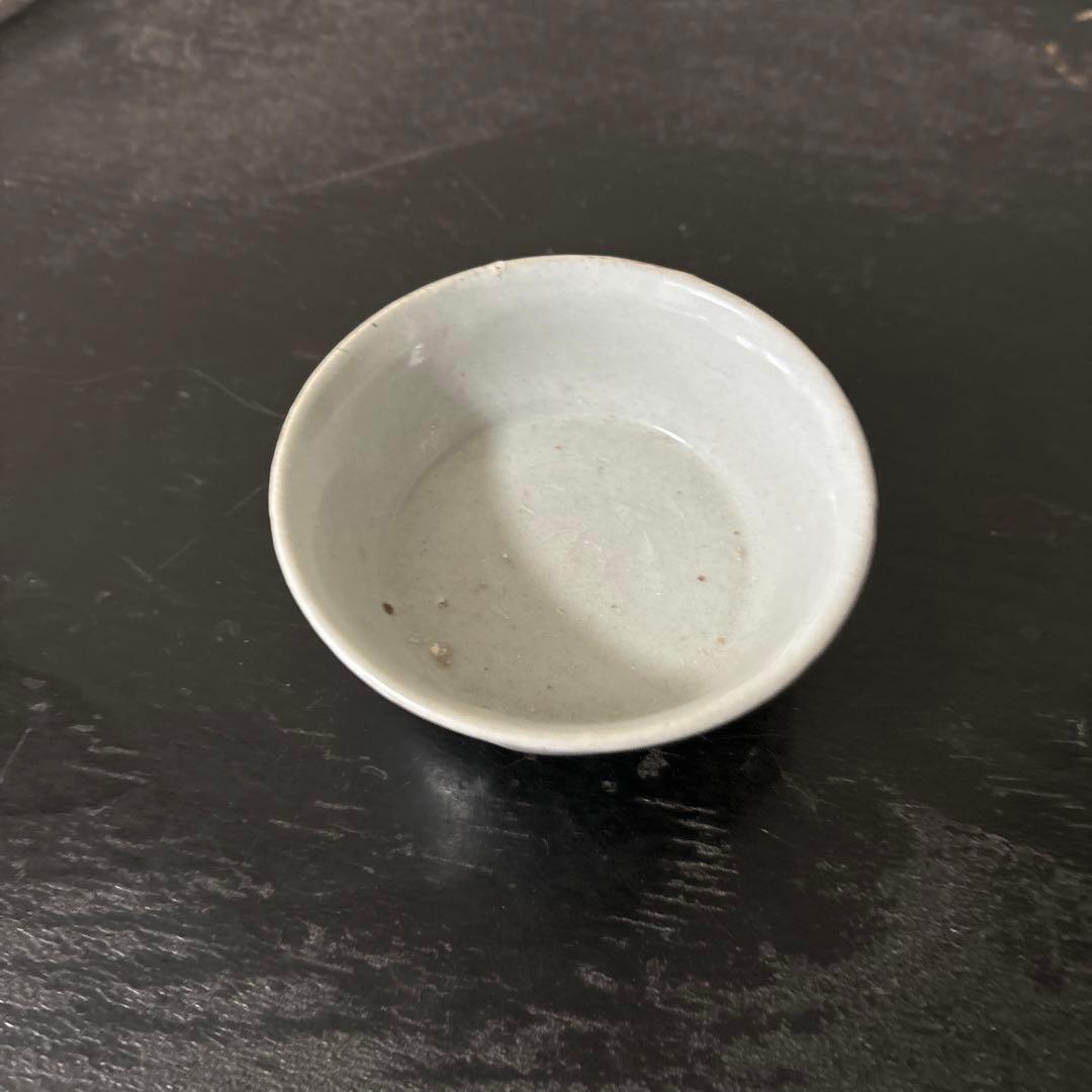 李朝盃　白磁　堅手　ぐい呑み　骨董　アンティーク.古美術.骨董.酒器.韓国骨董.