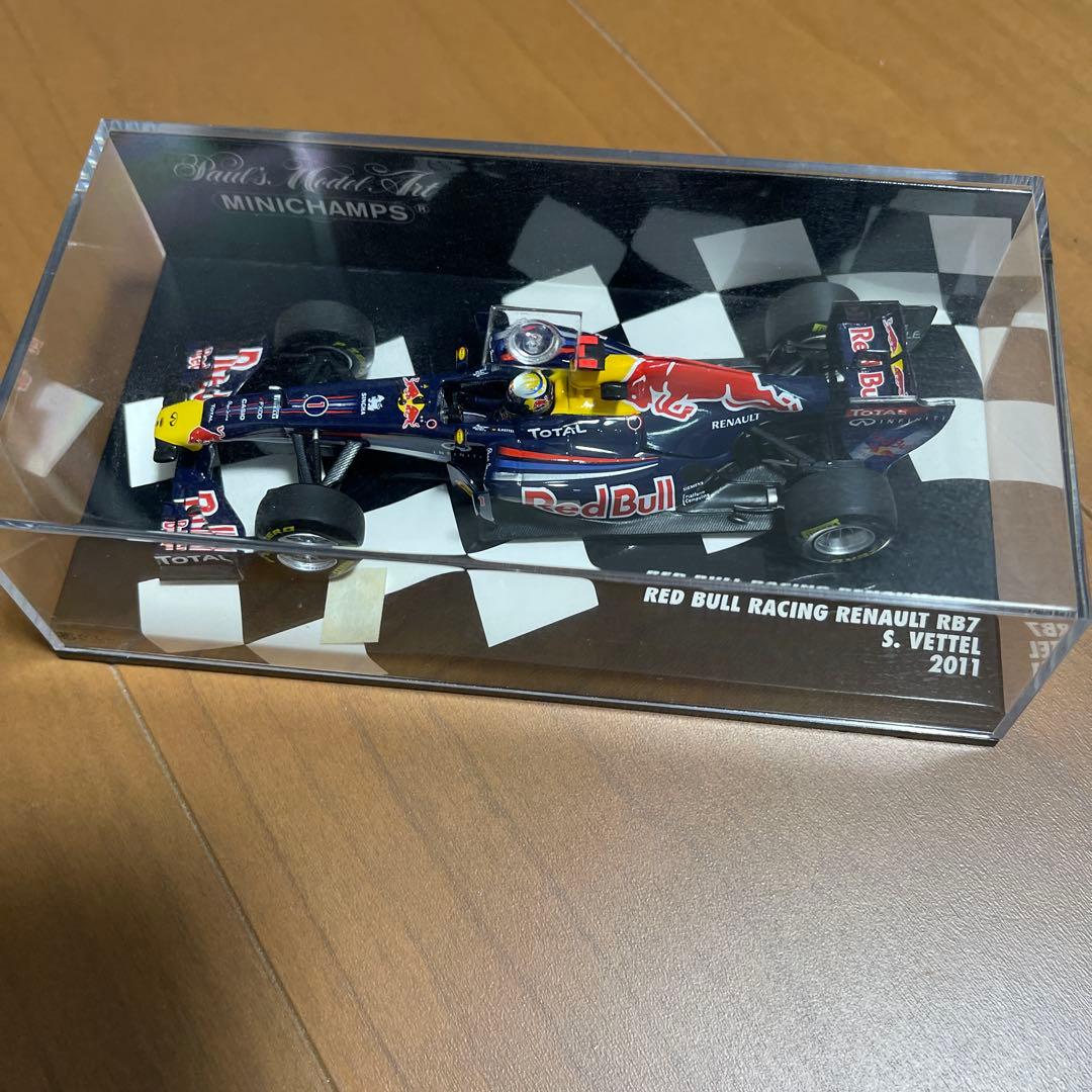 MINICHAMPS レッドブルRB7 セバスチャン・ベッテル 2011