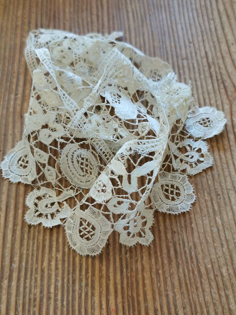 アンティーク19世紀オリジナル状態 繊細で優美なホニトンレース付け襟 ボビン手編